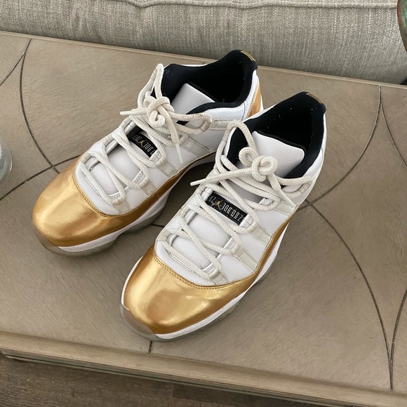 Air Jordan 11 Retro Low Closing Ceremony - Picture 5 of 5
